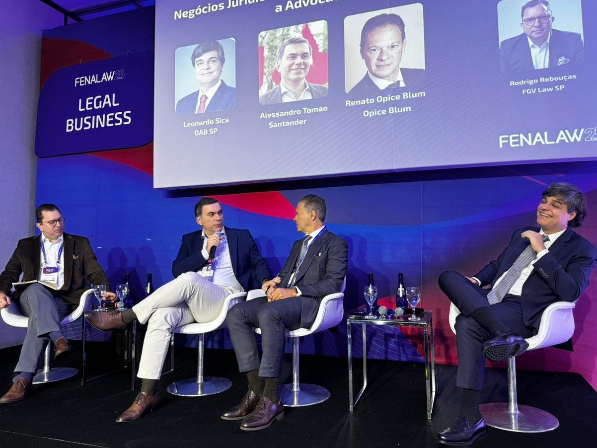 Presidente da OAB SP debate os impactos da Inteligência Artificial no futuro da advocacia na Fenalaw 2025